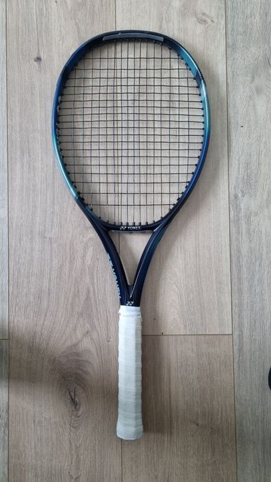 Yonex EZONE 100 sky blue