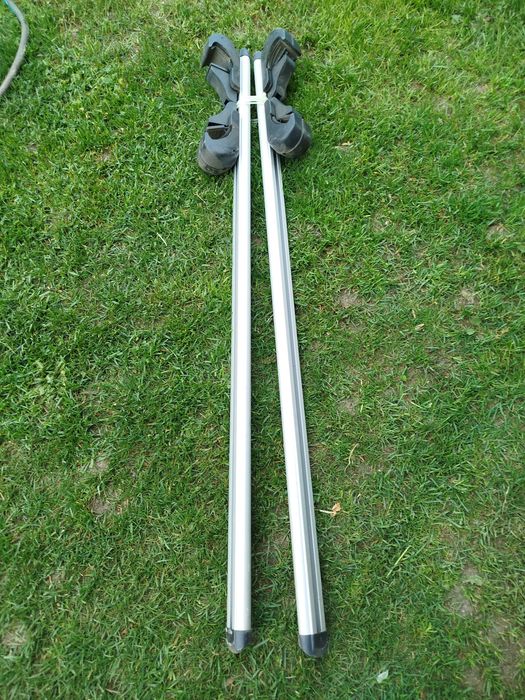 Uchwyty na bagażnik na samochód