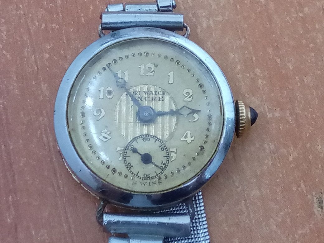 Антикварные русско-швейцарские женские часы