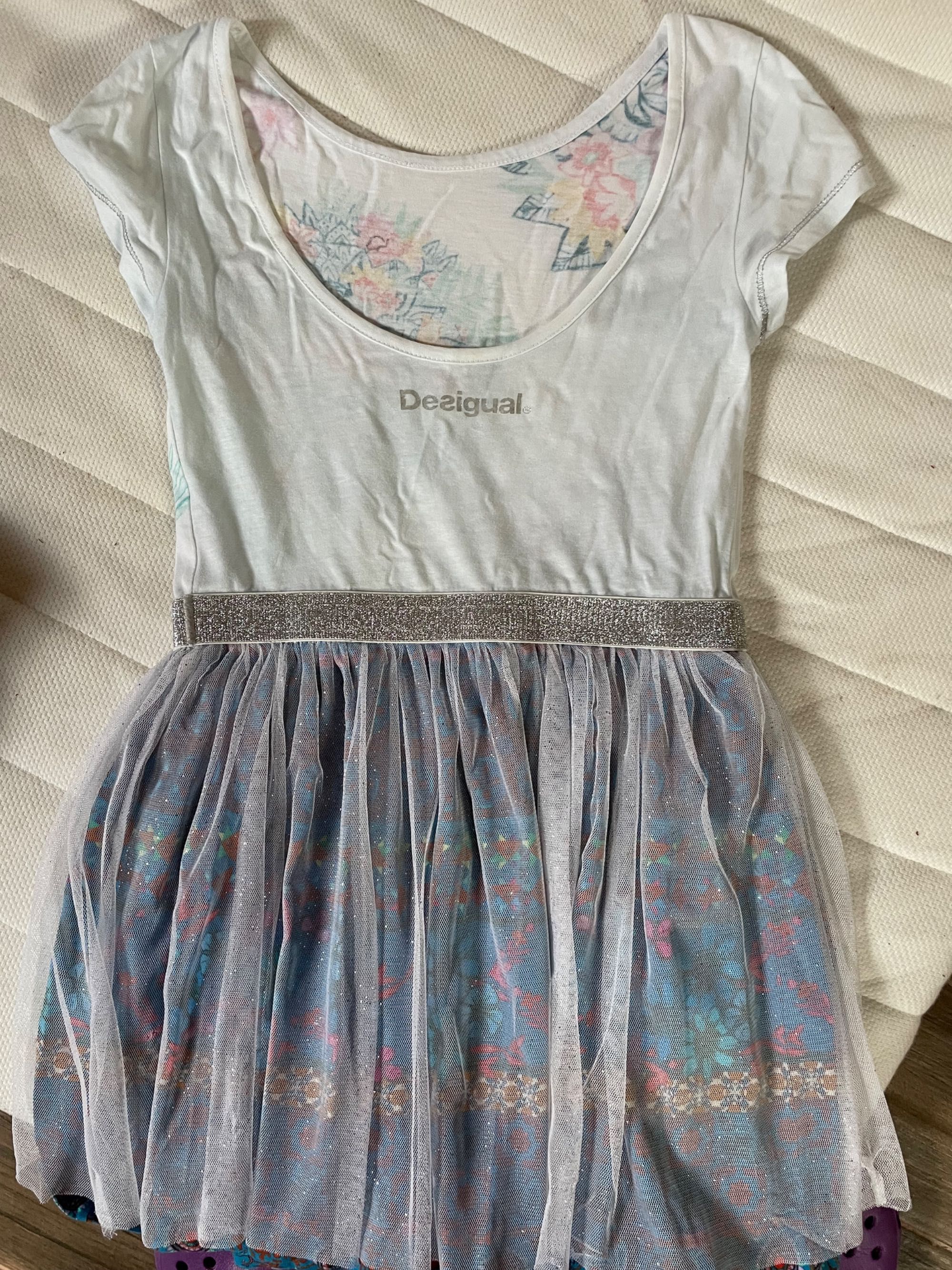 Vendo vestidos menina Desigual