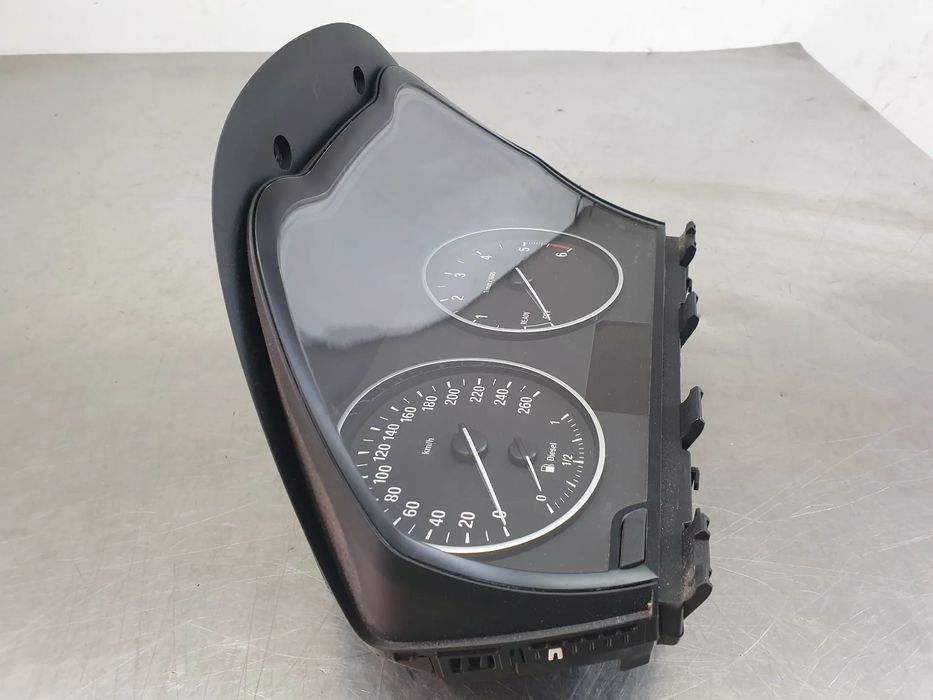 Quadrante / painel de instrumentos BMW 1 (F21)