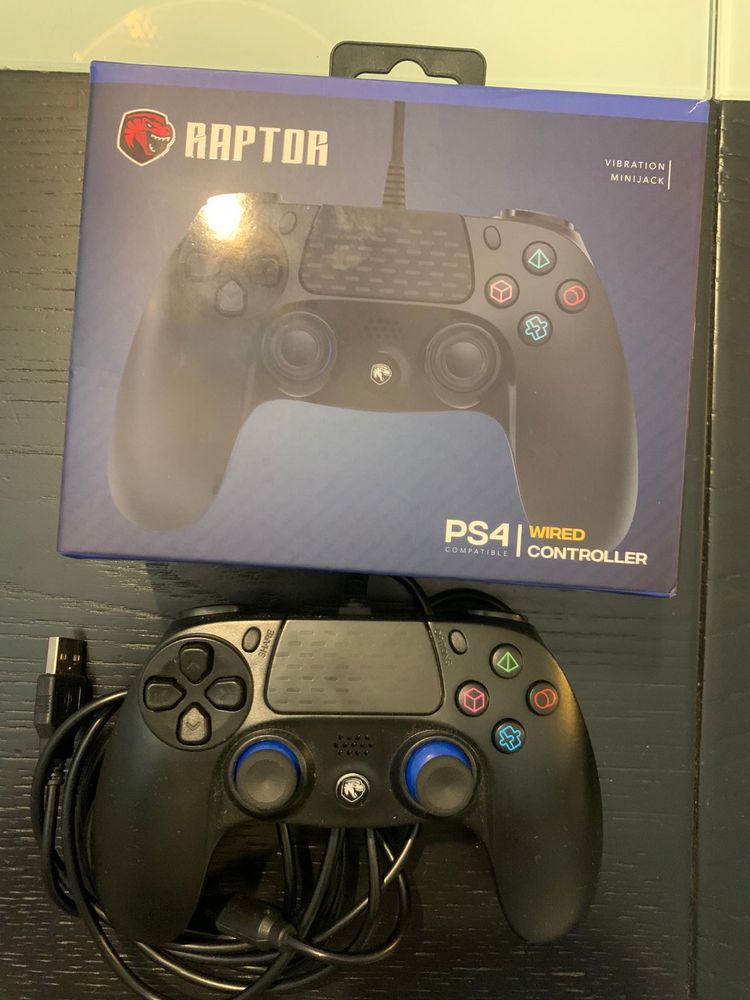 PlayStation 4 +  5 jogos Ps4