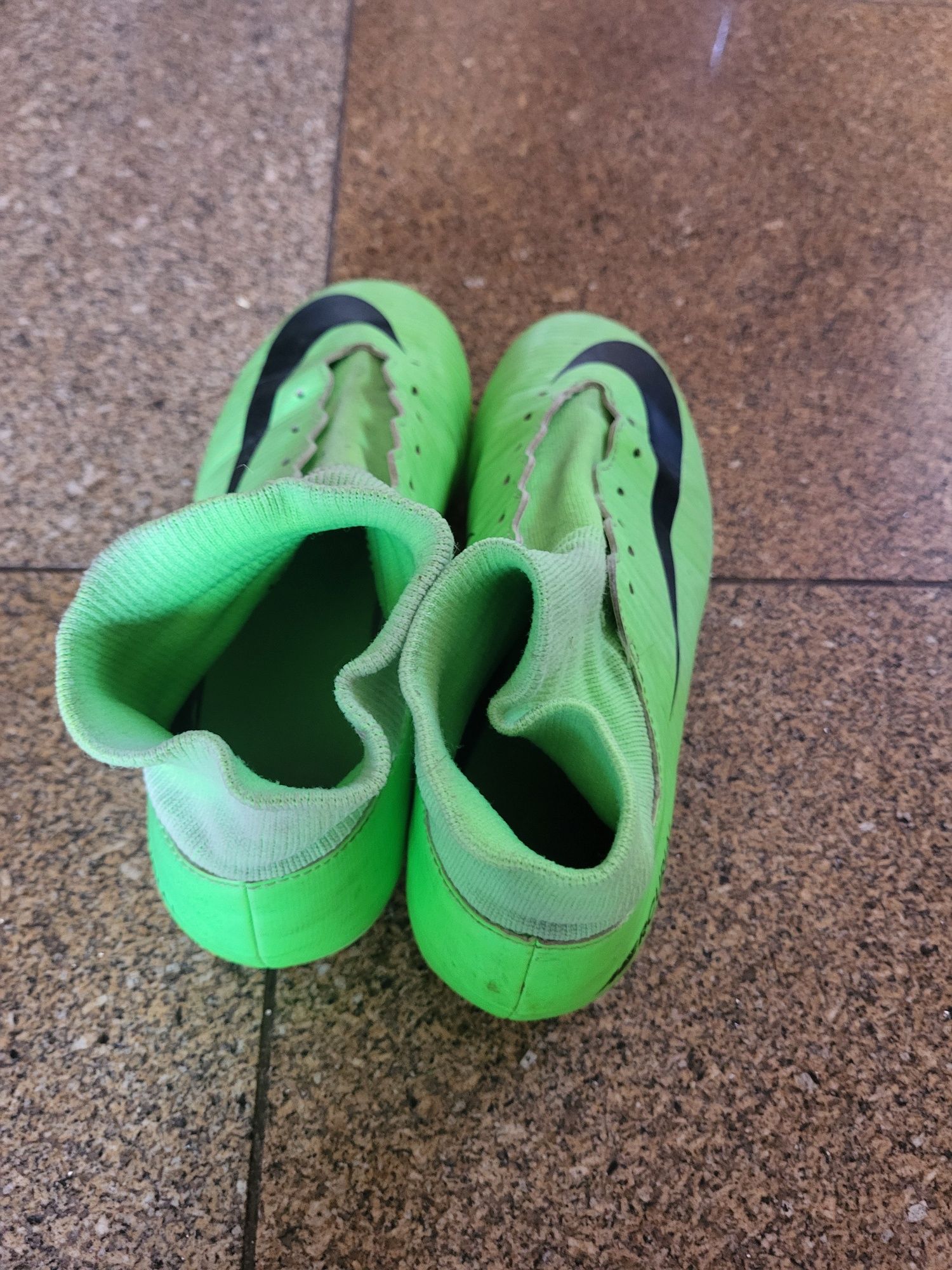 Chuteiras Nike verdes