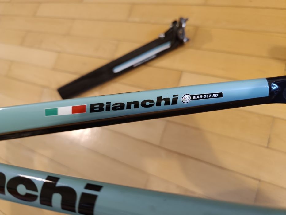 Карбоновая Вилка Bianchi OltreXR2/ подсидельный штырь Bianchi OltreXR3