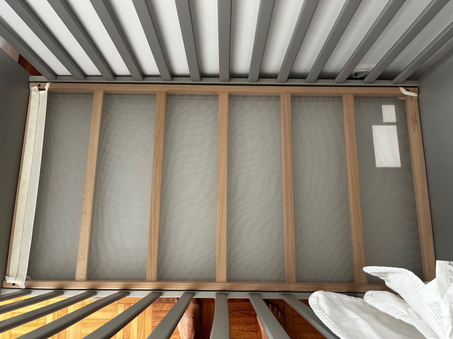 Berço cinzento gavetas como novo