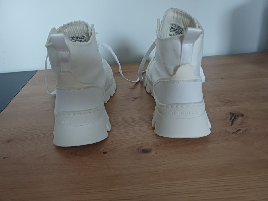 Buty Skechers rozmiar 40 trapery wysokie Ultra lekkie trampki jak nowe