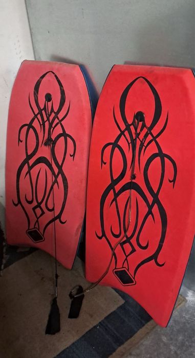 Duas pranchas bodyboard