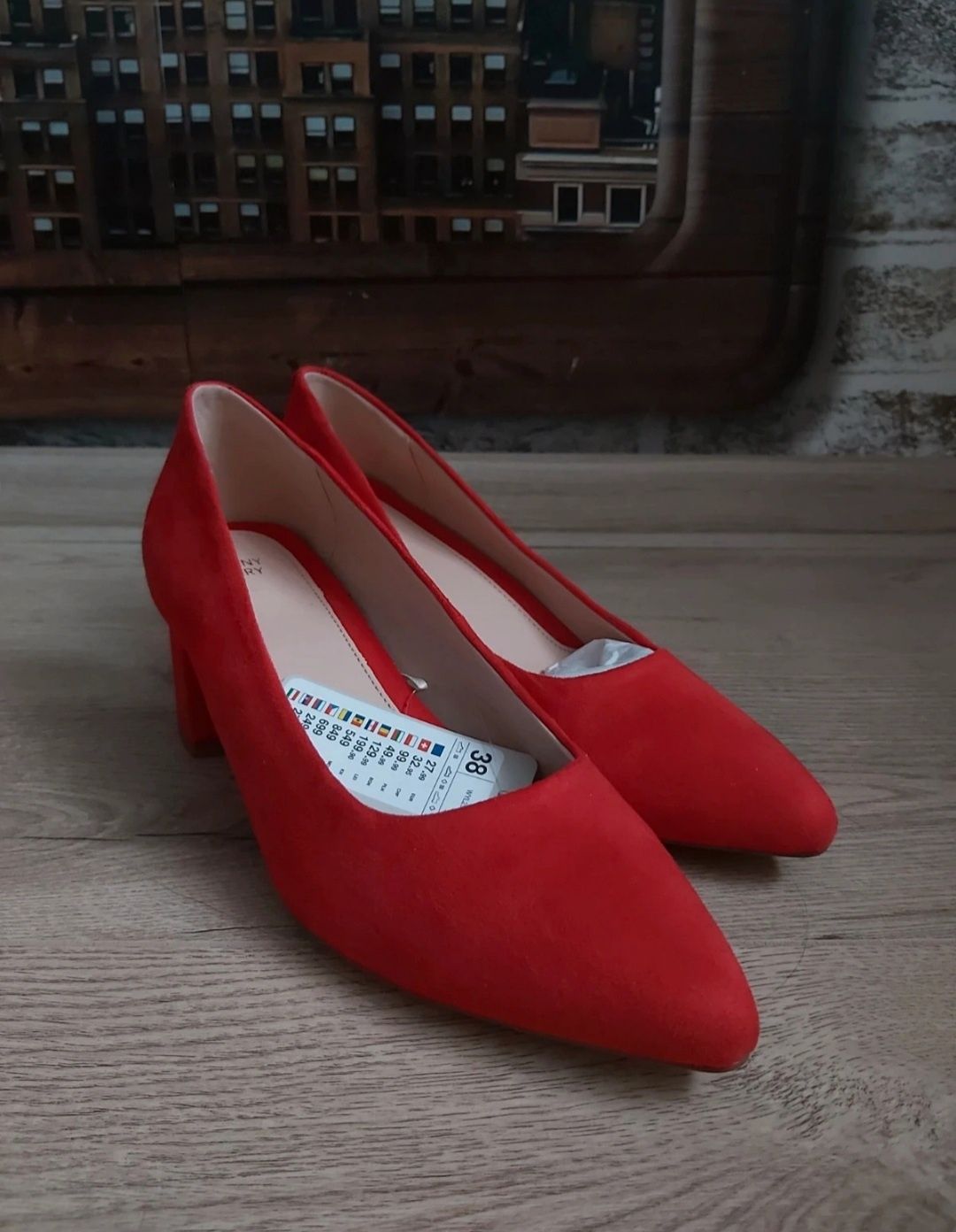 Czerwone, elegancki szpilki, buty na słupku