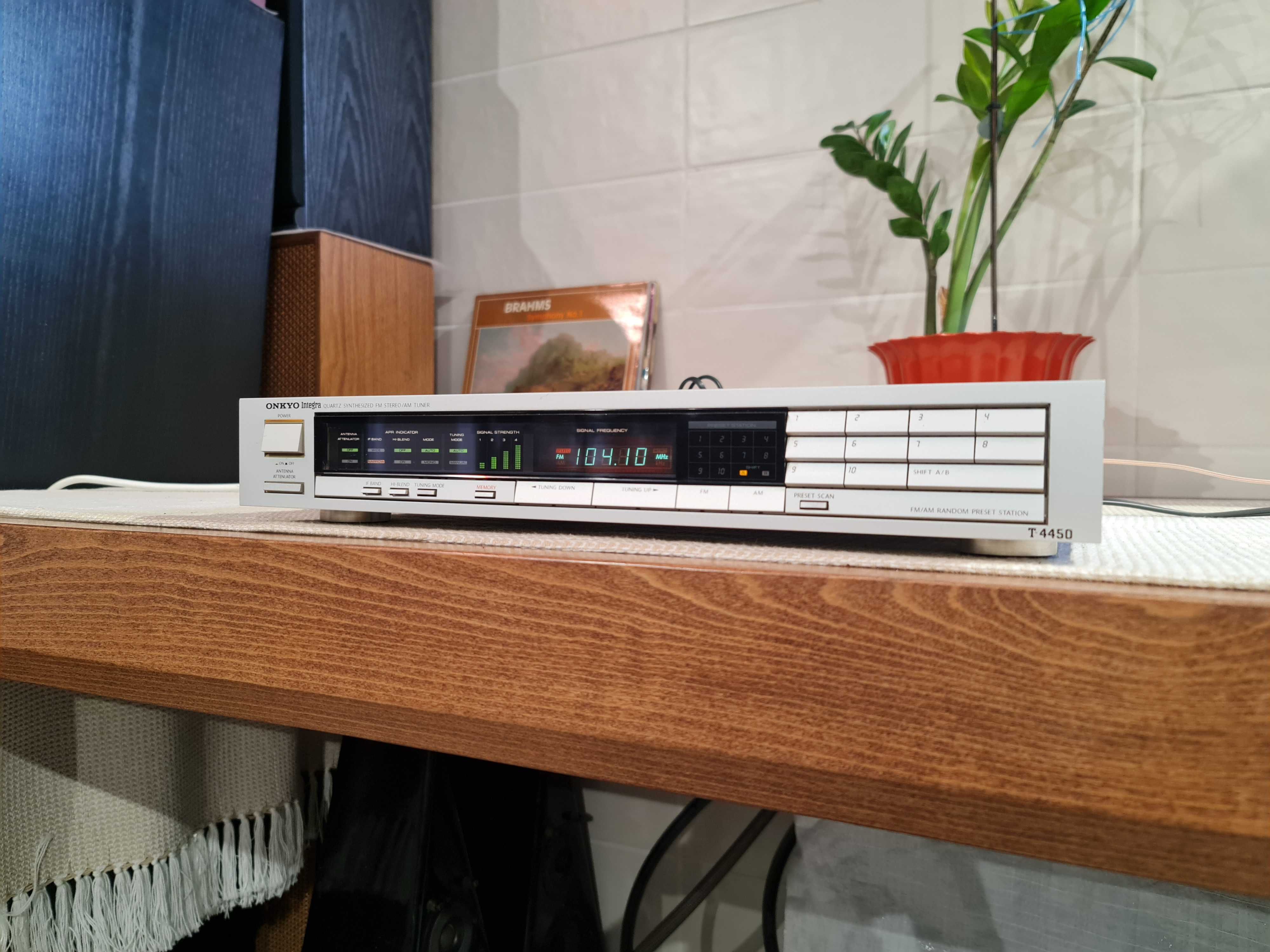 Стерео тюнер Onkyo T-4450 Integra