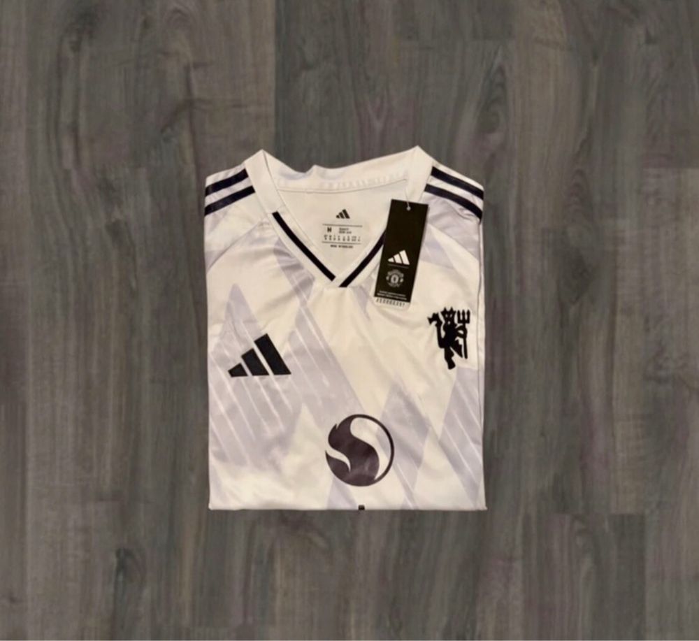Jersey manchester united size M  25/26 alternative