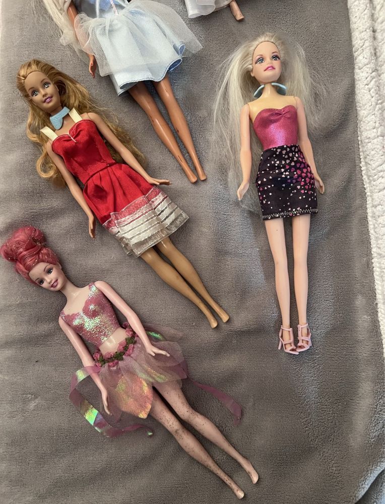 Barbies em bom estado