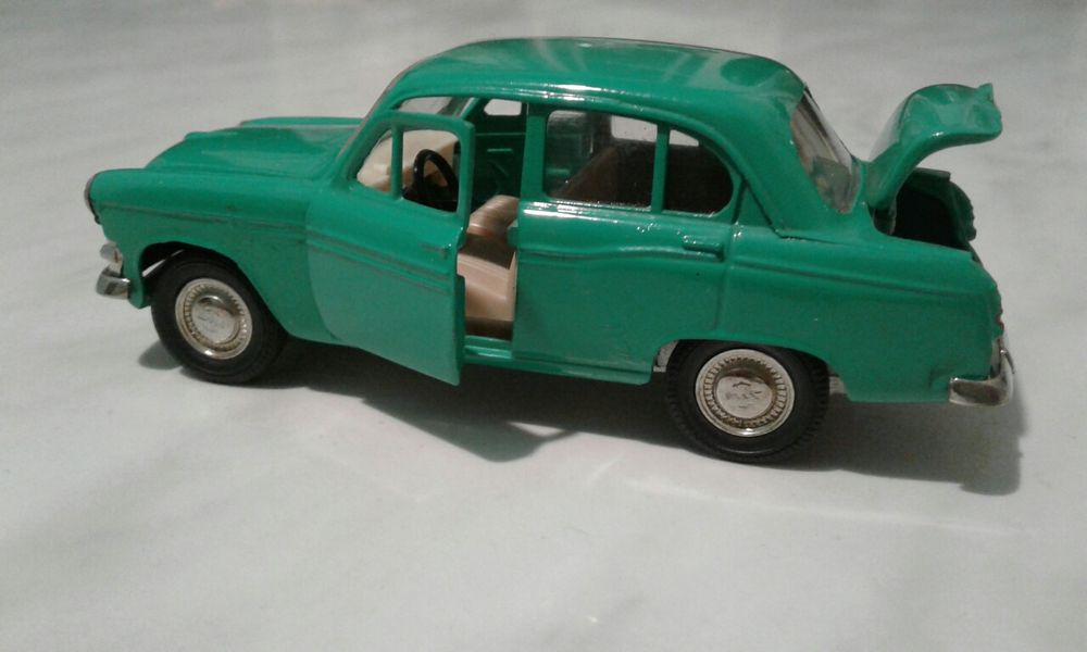 Модели, машинки СССР 1/43 МОСКВИЧ 403 А7