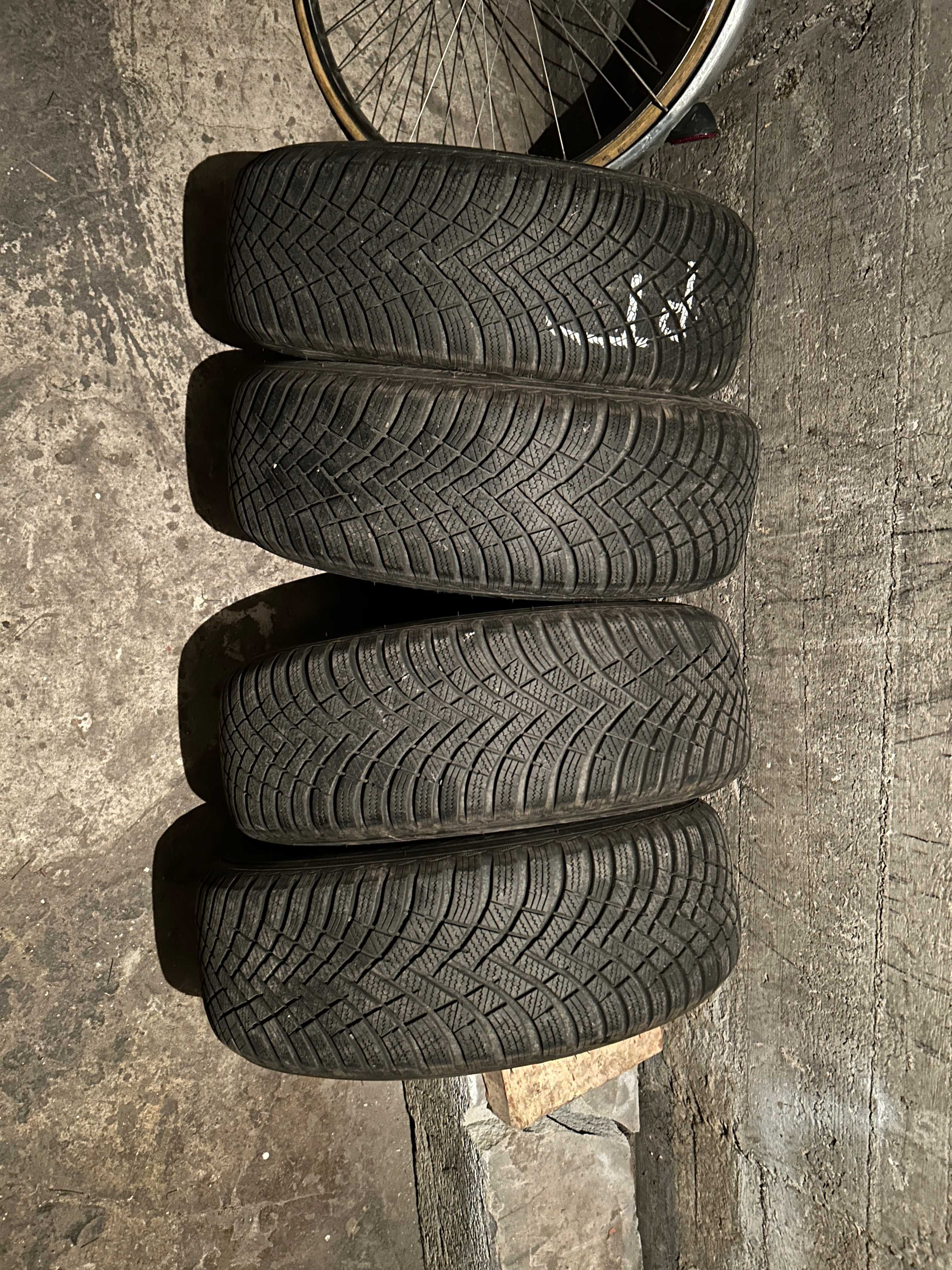 Opony Zimowe Hankook 205/55 R16 2024