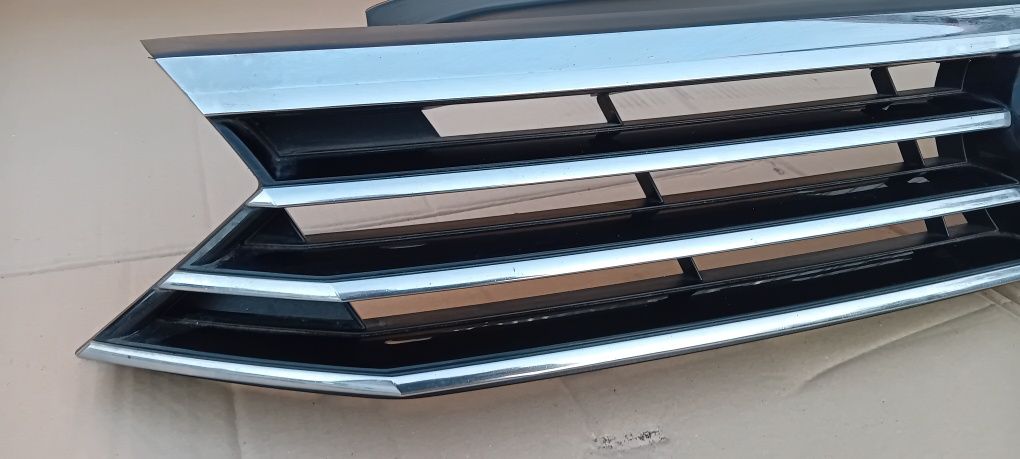 VW Passat B8 Gril, atrapa zderzaka przód.