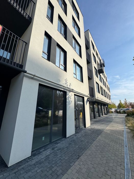 Продаж фасадного приміщення в новобудові