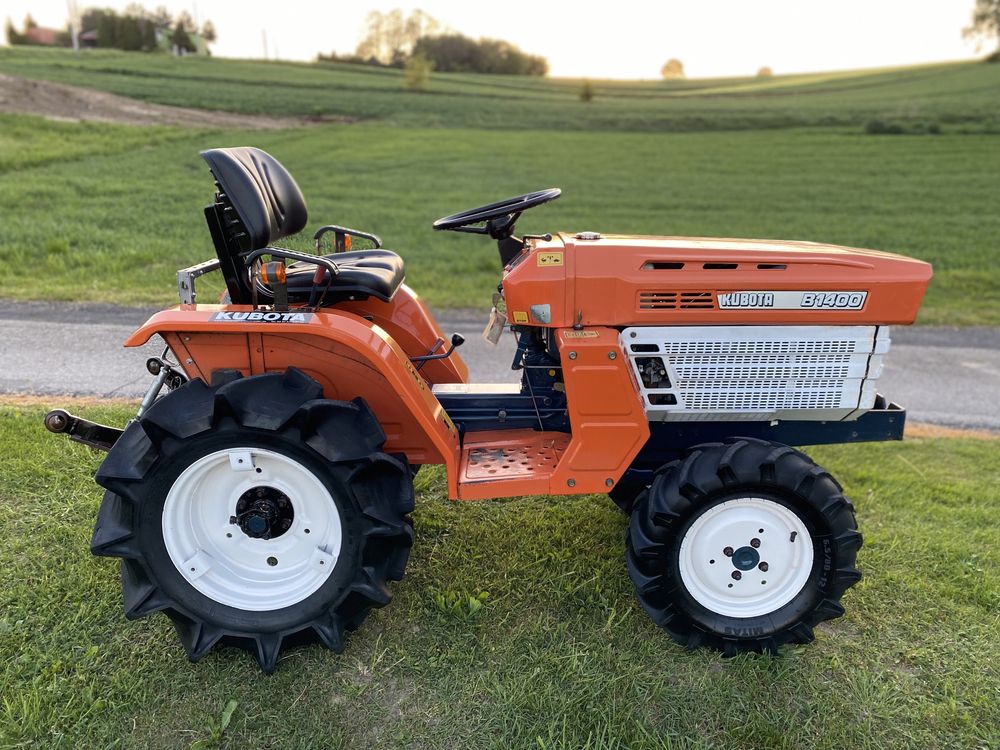 Traktorek Ogrodniczy Kubota B1400 4x4 Wałek Podnośnik