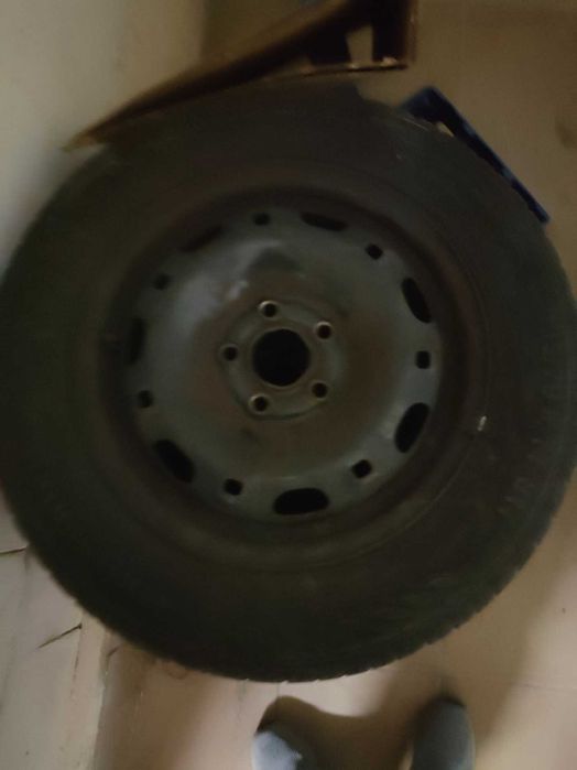 Oddam Opony z felgami 165/70 R14 jak na Foto za Paczkę Kawy 1 KG