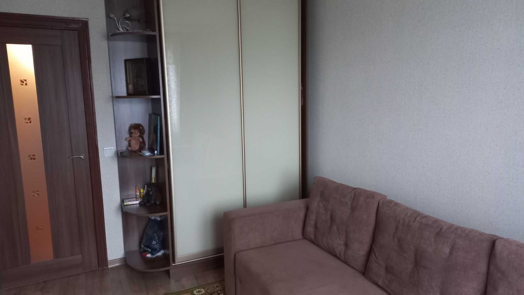 Продам 3 - х кімнатну квартиру в районі Митниця