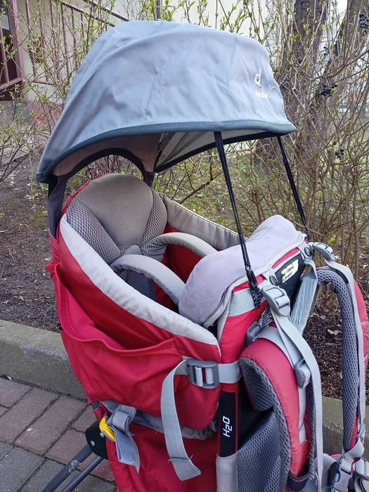 Nosidło górskie Deuter Comfort II z daszkiem i ponczem przeciwdeszcz