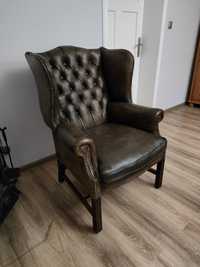 Piękny stary skórzany fotel chesterfild