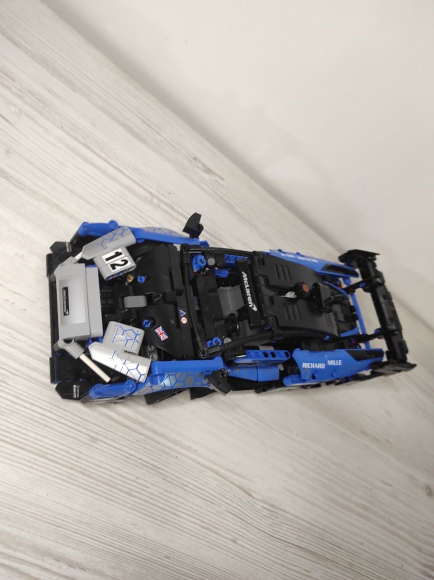 LEGO Technic McLaren Senna GTR 42123. Лего