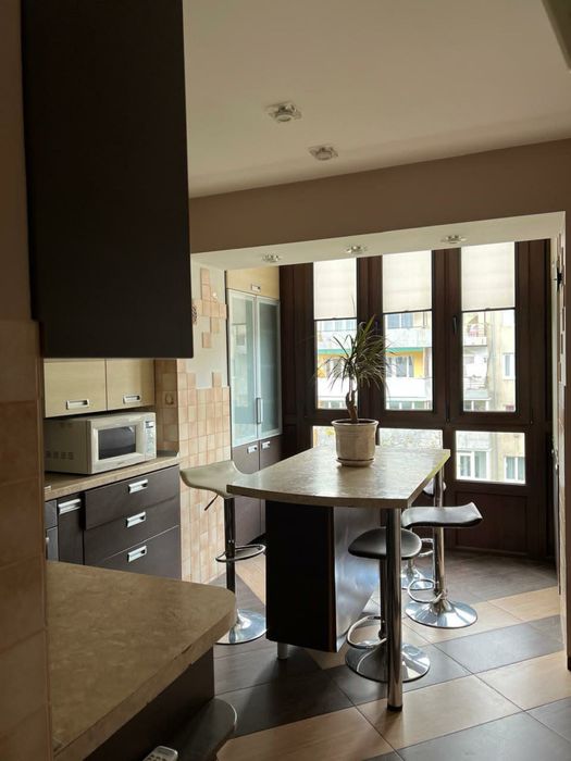 Оренда трикімнатноі. Надвірна