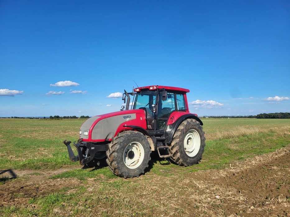Valtra T130 ciągnik rolniczy