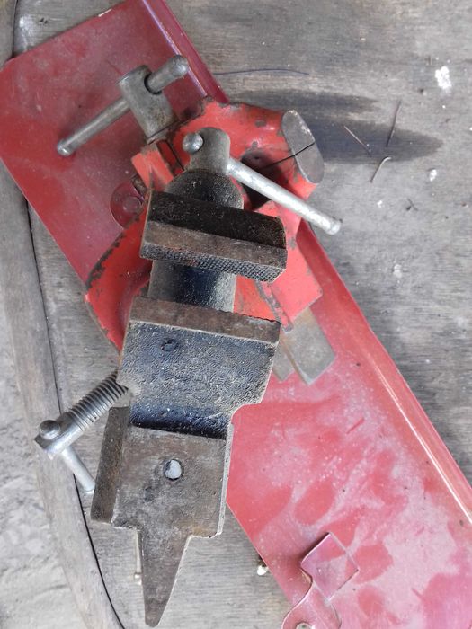 Лещата.          .