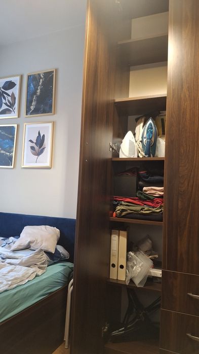 Zestaw mebli do sypialni. Sypialnia. Łóżko. Toaletka. Szafy.