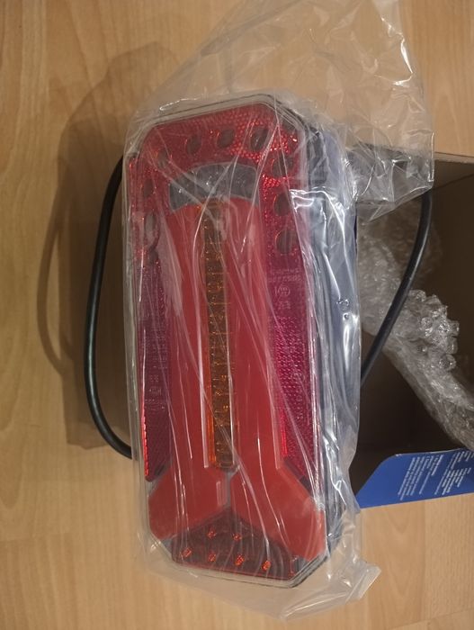 Lampy tylnie  Led 2 sztuki do ciągnika, przyczepy 12-24V IP 68