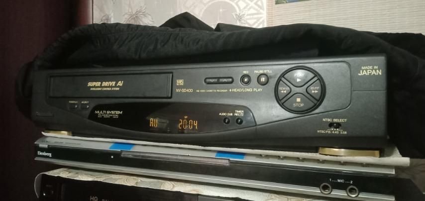 Видеомагнитофон Panasonik 400.  Рабочий