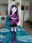 Elissabat frightfully tall