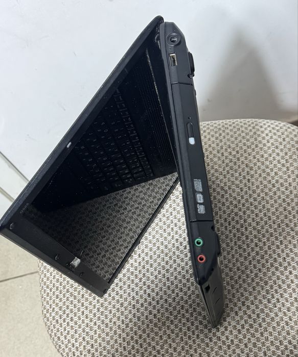 Ноутбук леново экран целый