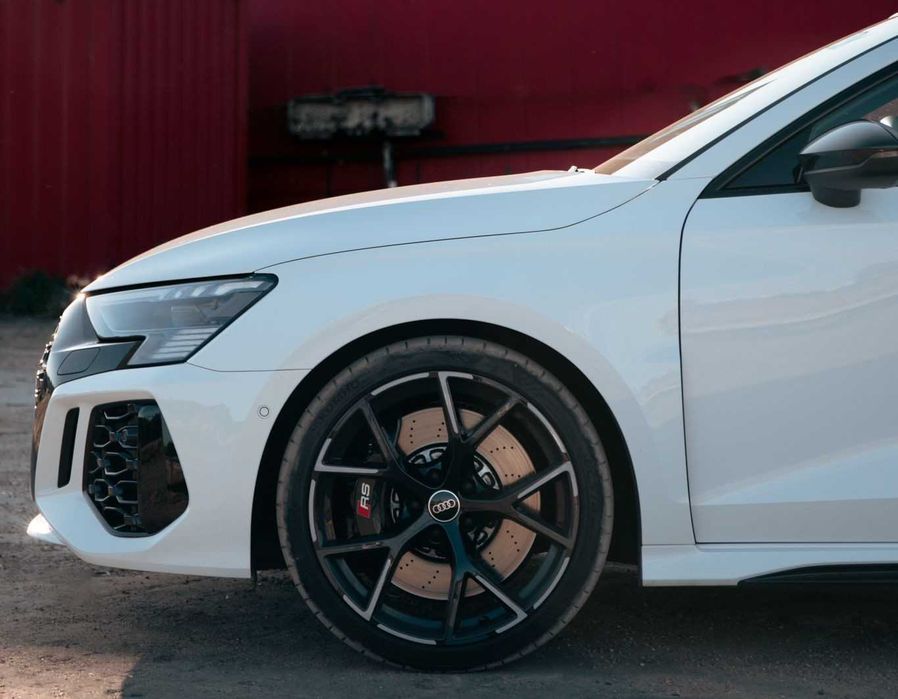 Wynajem Audi RS3 Wydech Hooliex - wypożyczalnia samochodów.