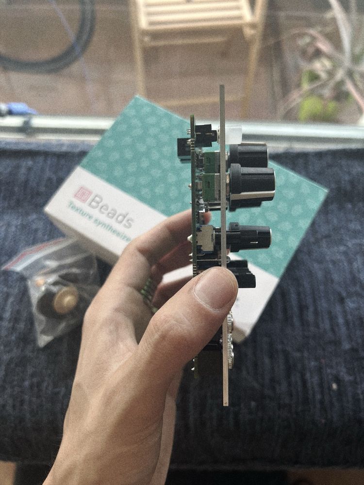 material eurorack - sintetizador modular