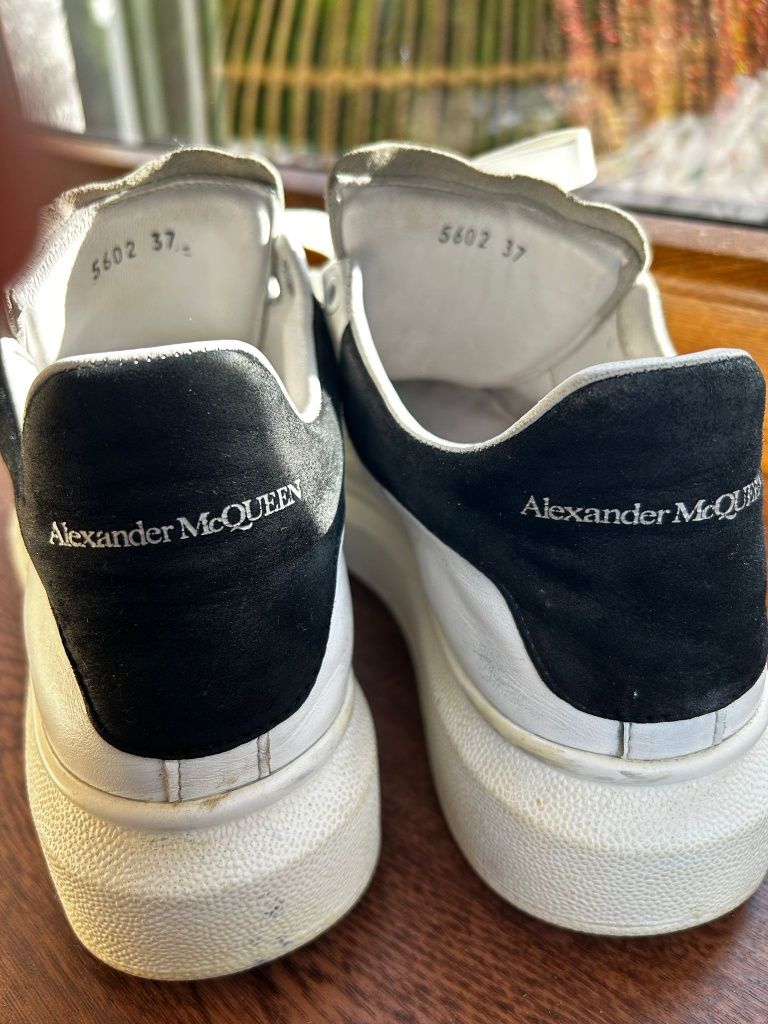Sneakersy Alexander McQueen białe