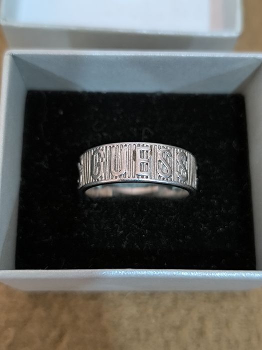 Anel de homem da Guess em aço inoxidável