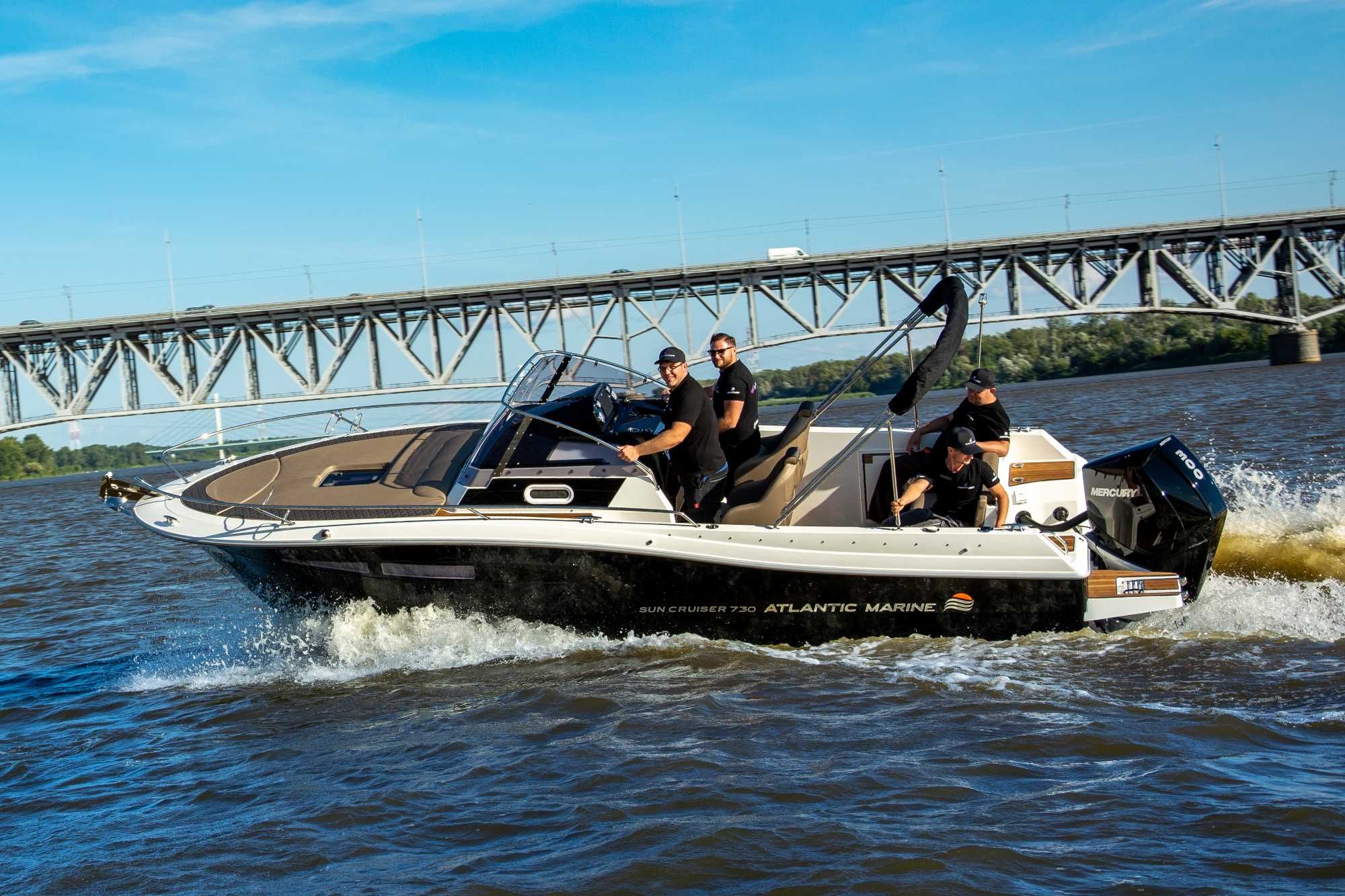 Nowa łódź motorowa Atlantic Marine 730 Sun Cruiser 9 osobowa 300 KM