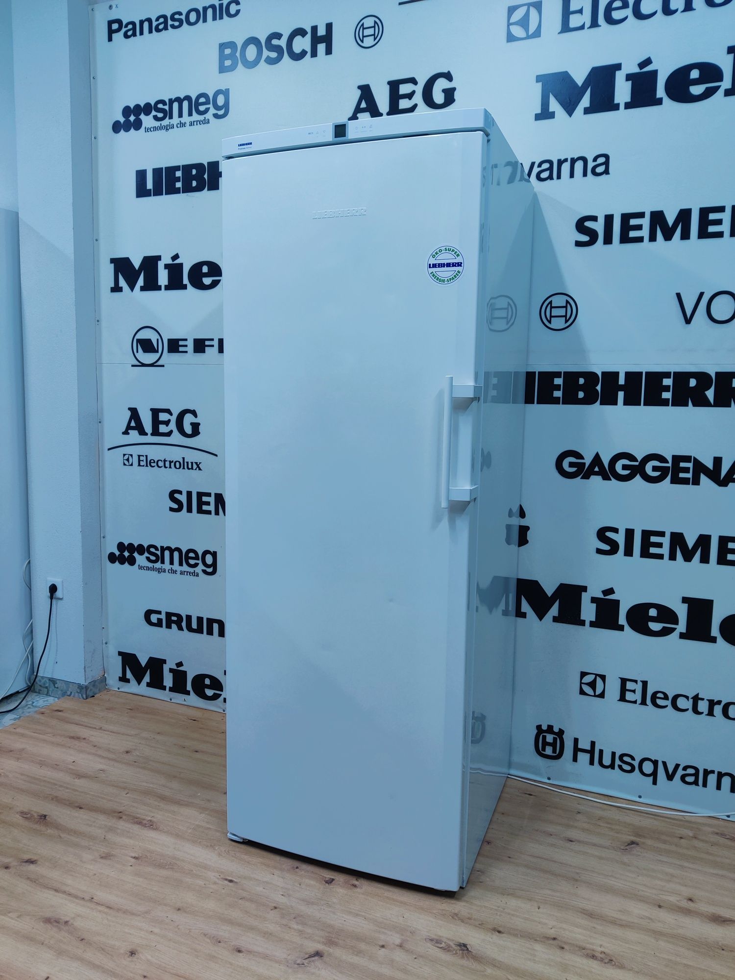 LIEBHERR™ Гігант. 2 м. Величезна морозильна камера. GERMANY.400 л.