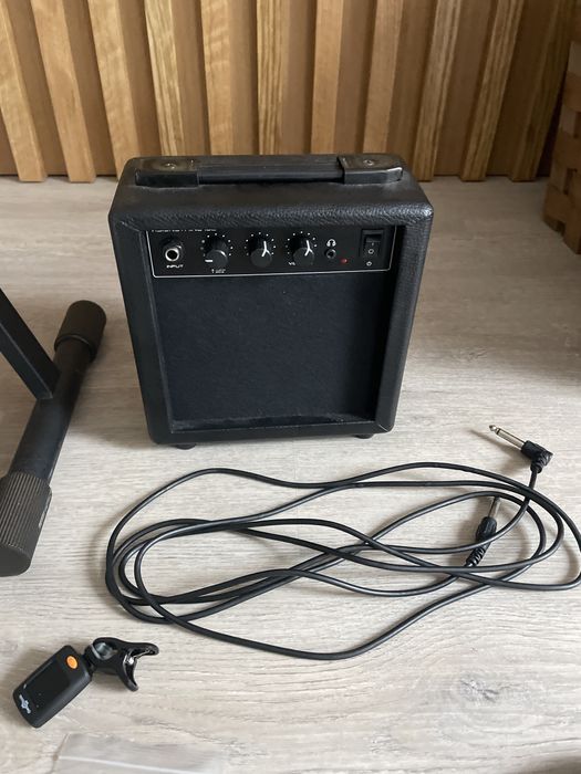 guitarra eletrica branca gear4music