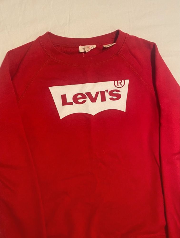 Sweat vermelha Levis