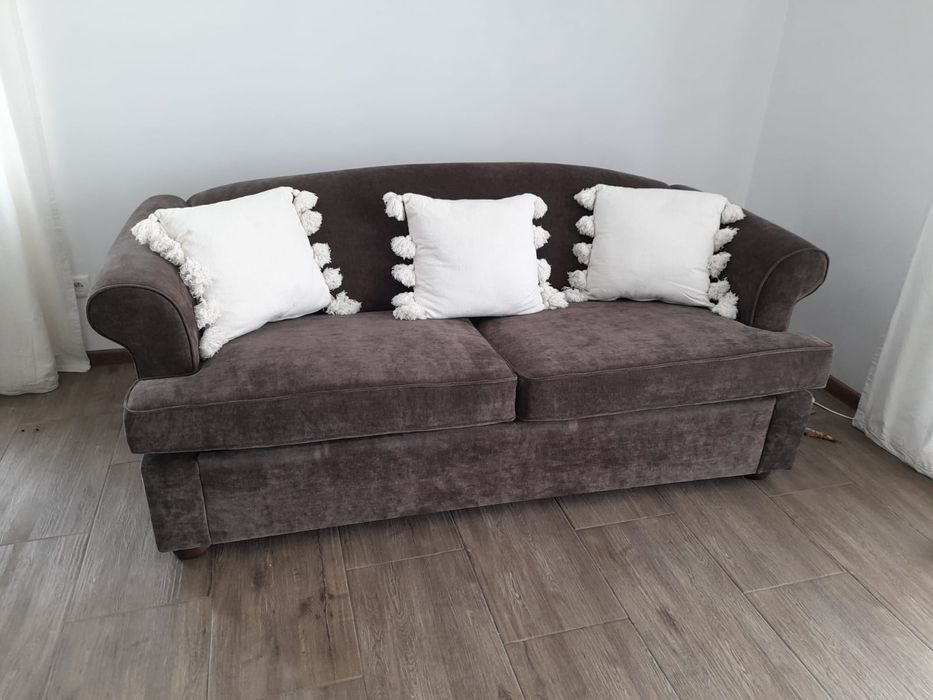 Sofa rozkładana z funkcją spania.