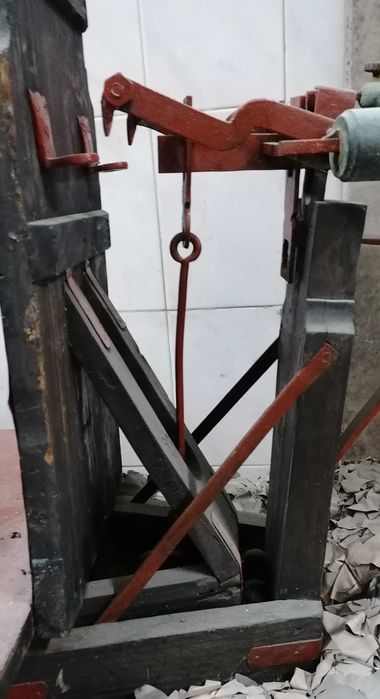 Balança decimal, incompleta, antiga