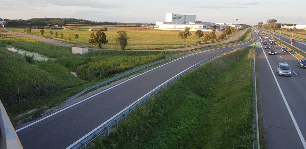 Działka przemysłowa przy trasie nr.8 MOP, salon samochodowy, market.