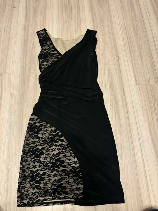 Częściowo koronkowa czarna sukienka wieczorowa