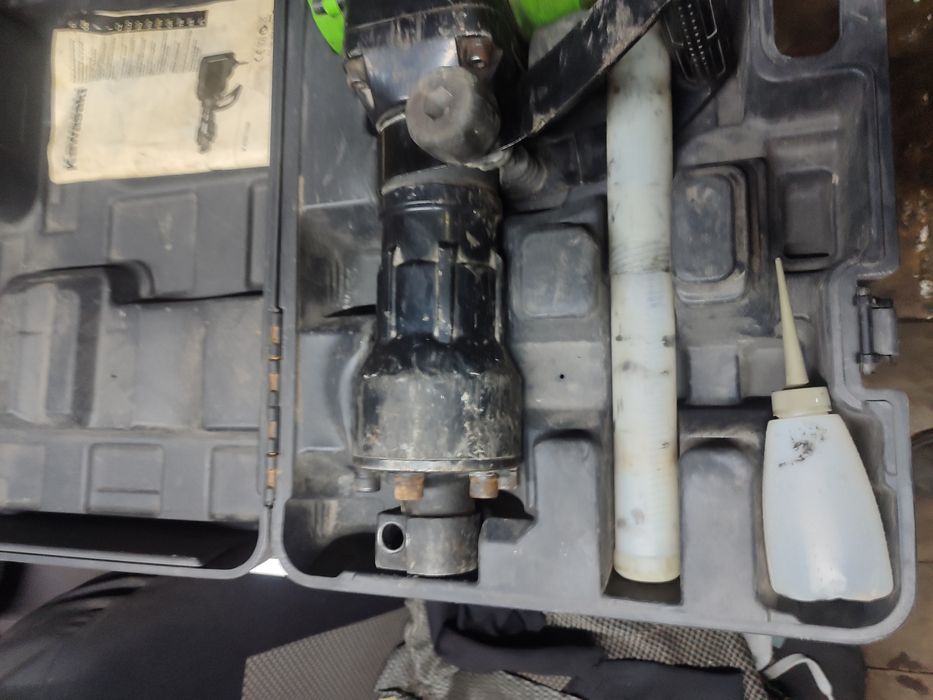 Відбійний молоток Kawasaki