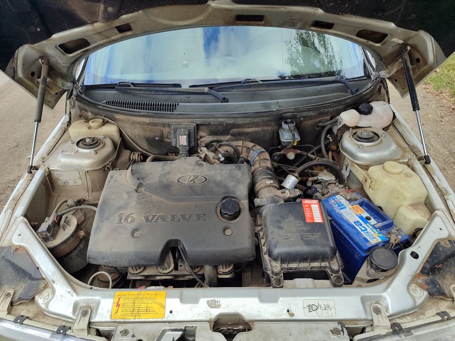 ВАЗ 2111 на повному ходу