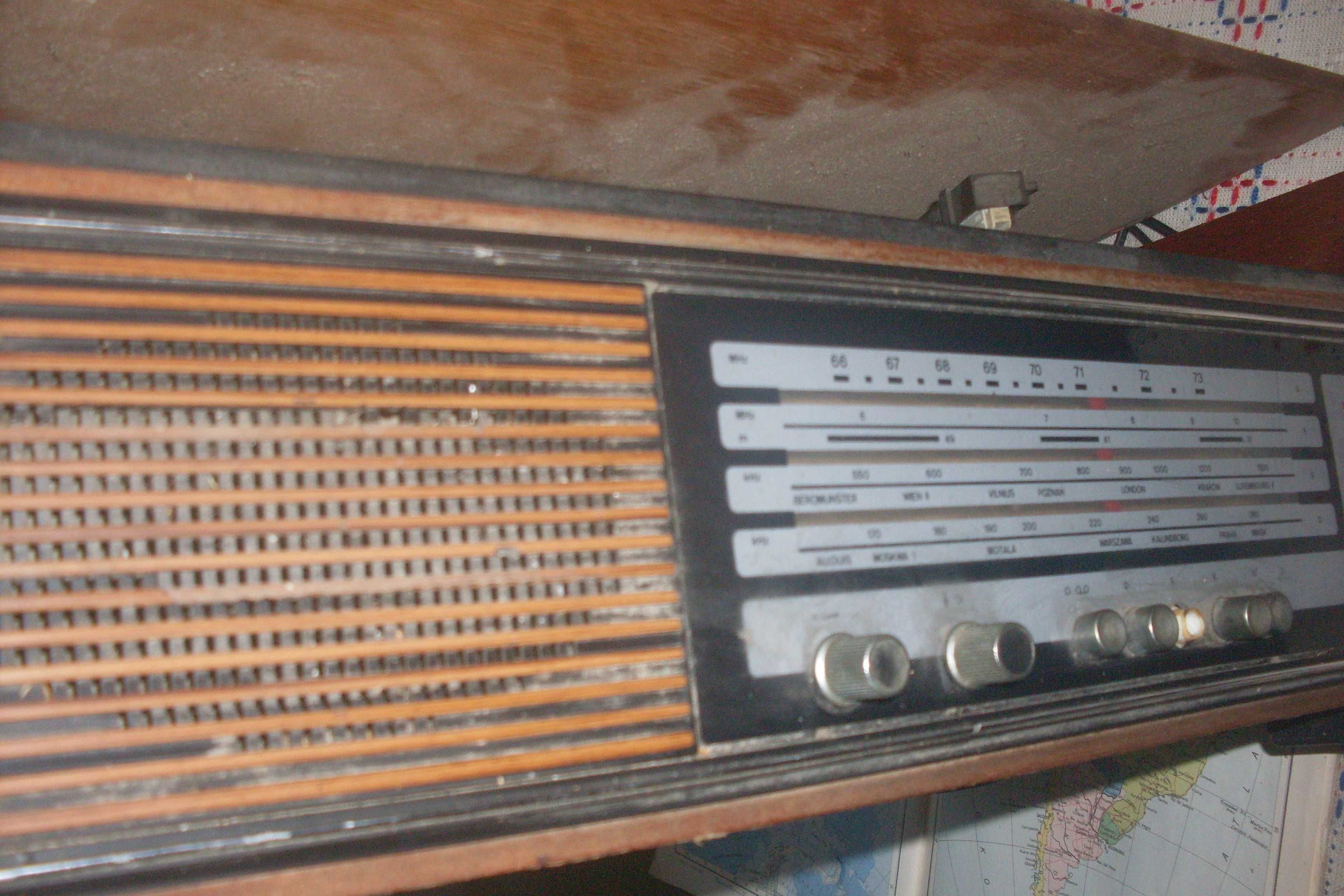 Radio Śnieżnik z gramofonem