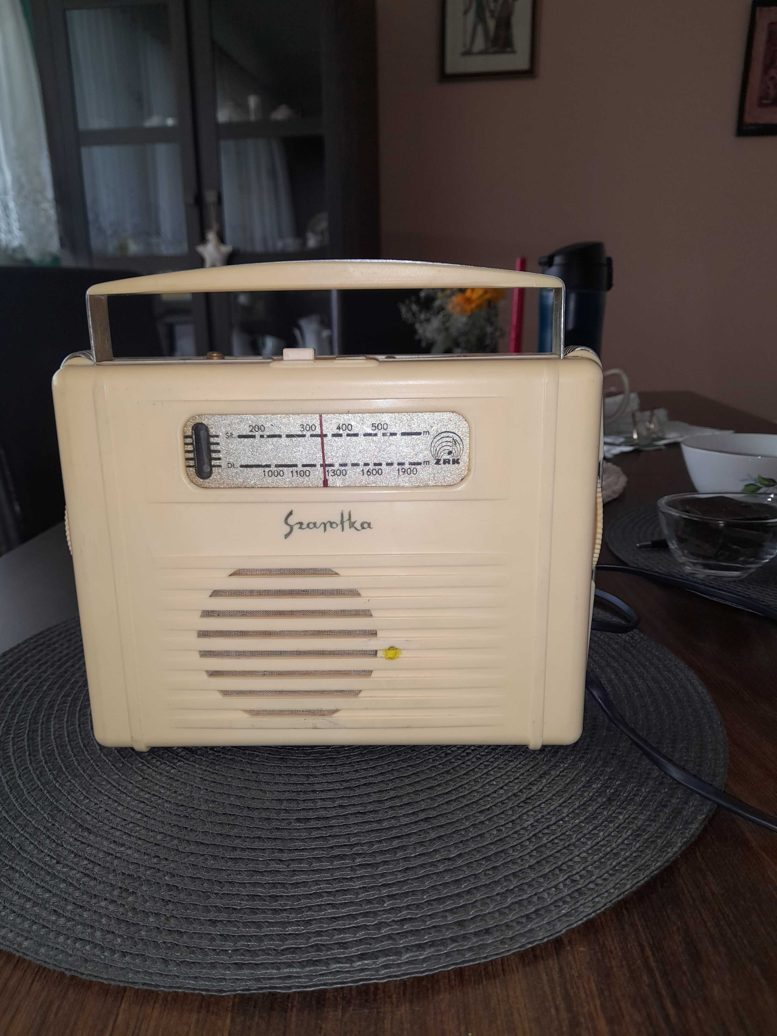 RADIO SZAROTKA - niezwykła działająca wersja z wewnętrznym zasilaczem
