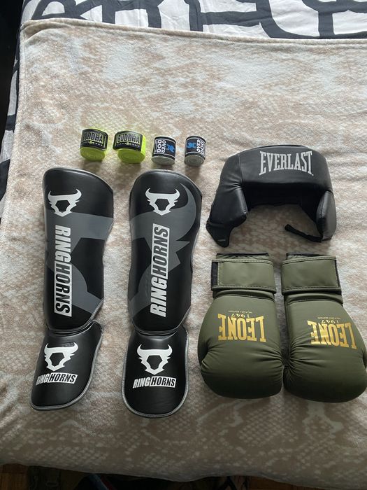 Luvas + caneleiras + capacete + ligaduras Boxe/kickboxe/ Muay Thai